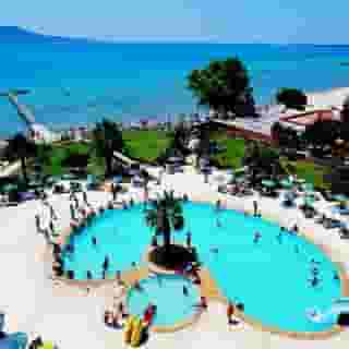 Holiday Resort Hotel, 2 of 5