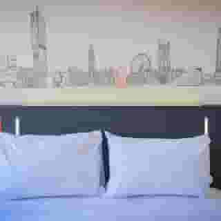 easyHotel Manchester, 1 of 5