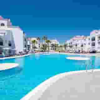 Fergus Style Carema Beach, 1 of 5