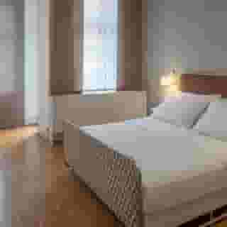 Three Crowns, 2 of 5