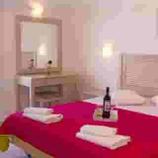 Cyclades Studios, 2 of 5