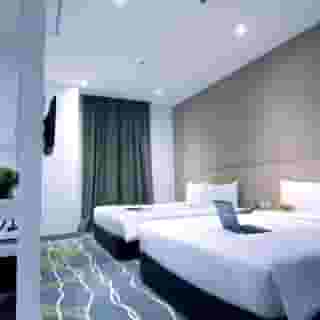 Pacific Express Hotel Chinatown, 2 of 5