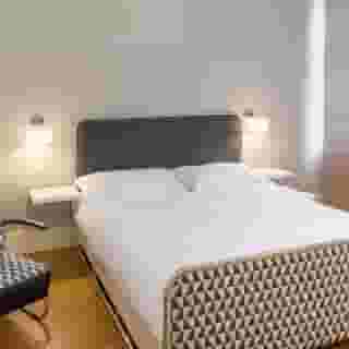 Three Crowns, 3 of 5