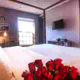 The Grey Hotel, 3 of 5