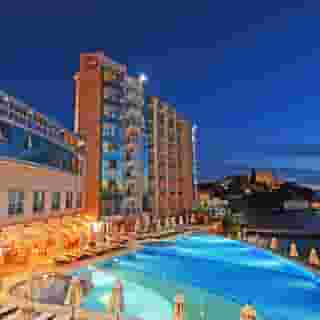 Charisma De luxe, 3 of 5