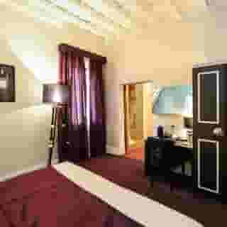 Minerva Relais, 4 of 5