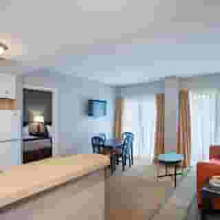 Enclave Suites by Sky Hotels & Resorts, 4 of 5