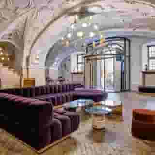 H15 Luxury Palace, 2 of 5