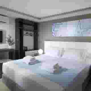 Coral Apartments, 3 of 5