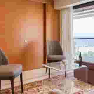 Bellevue Suites, 4 of 5