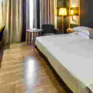 Barcelona Universal, 4 of 5