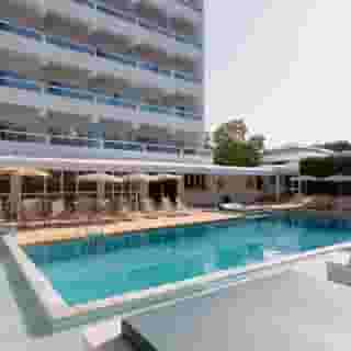 Bellevue Vistanova, 1 of 5