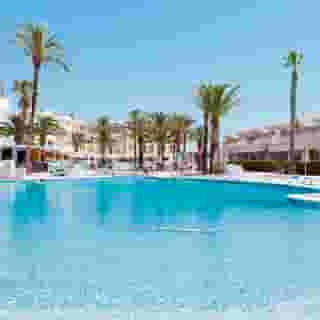 Globales Los Delfines, 3 of 5