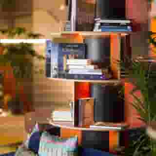 Yust Antwerpen, 4 of 5