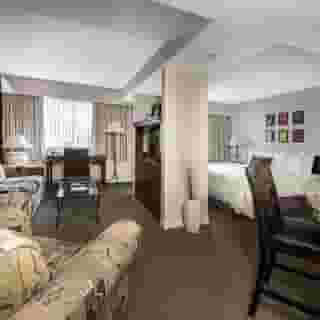 The Rosellen Suites At Stanley Park, 2 of 5