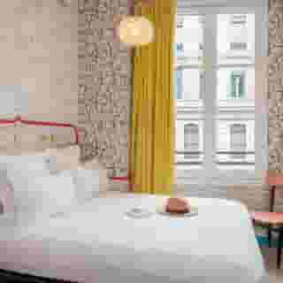 Crayon Rouge by Elegancia, 1 of 5