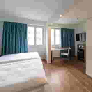 Royal Hotel Zurich, 2 of 5