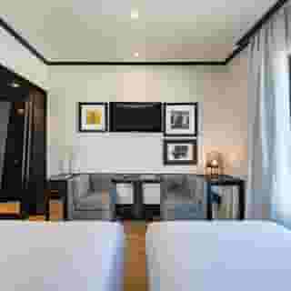 H10 Puerta de Alcala, 6 of 6