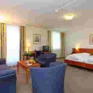 Schiff am Rhein, 2 of 5