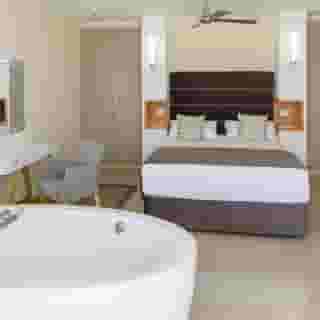 ONA Pearly Grey, 4 of 5