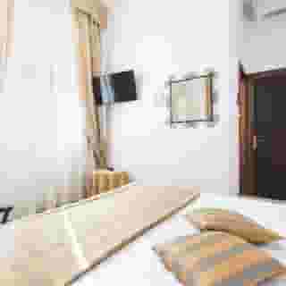 Agli Artisti, 3 of 5