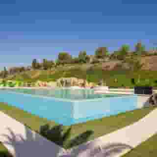 Grand Luxor Hotel, 2 of 5