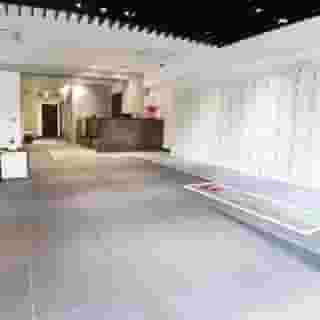 Lightning Hotel, 4 of 5