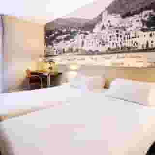 B&B Girona 3, 3 of 5