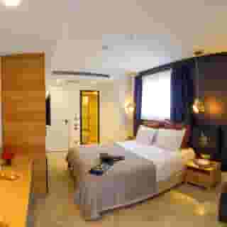 Maroon Hotel TomTom, 4 of 5