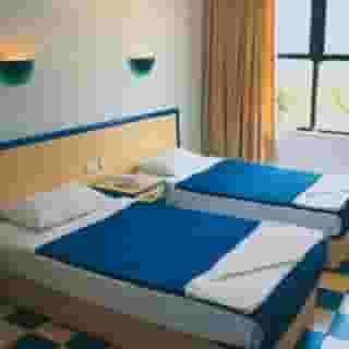 Almera Apartments, 2 of 4