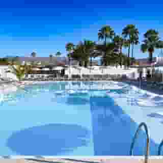 HL Miraflor Suites, 2 of 5