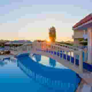 Memphis Beach Hotel, 3 of 5