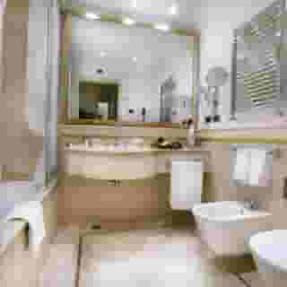 A La Commedia, 5 of 5