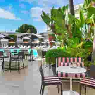 Beverly Hilton, 2 of 5