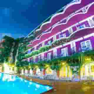 Los Angeles Hotel & Spa, 2 of 5