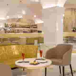 Shangri La Roma, 2 of 5
