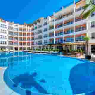 Avenue Deluxe, 1 of 5