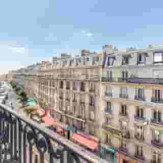 Faubourg 216-224, 1 of 5