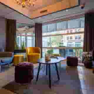 Enter Amalie Hotel, 3 of 5