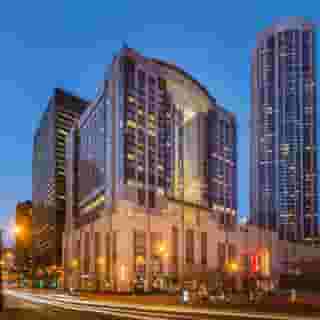 Embassy Suites by Hilton Chicago Downtown Magnificent Mile, 3 of 5