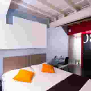 Nerva Accomodation Suburra, 2 of 5