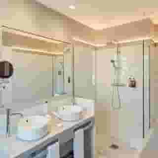 Sercotel Granada Suites, 2 of 5