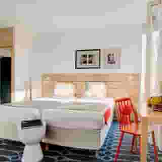 Lorette Astotel, 5 of 5