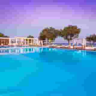 Kamari Beach Hotel, 4 of 5