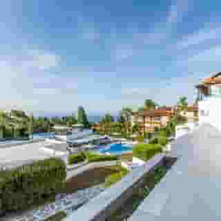 Theo Bungalows, 2 of 5