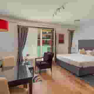 Escala Hotel & Suites, 2 of 5