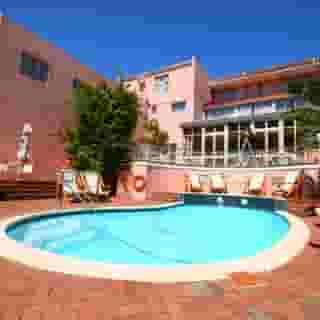 Lady Hamilton, 3 of 5