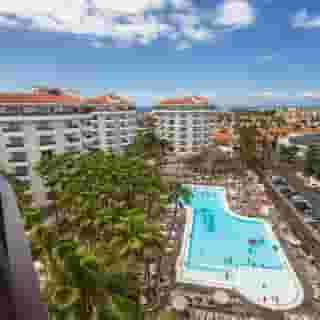 Servatur Waikiki, 2 of 5