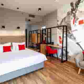 Up Hotel Budapest, 2 of 5