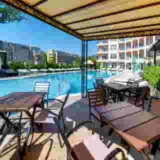 Avenue Deluxe, 4 of 5